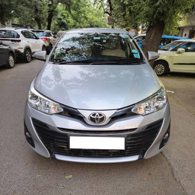 https://images10.gaadi.com/usedcar_image/4511531/original/processed_ad78e9e4205433cf7be7e7a92ea91b86.jpg?imwidth=6402