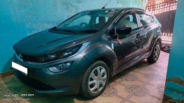 https://images10.gaadi.com/usedcar_image/4511581/original/processed_48693a19-0555-4425-891f-8773de14206c.jpg?imwidth=6401