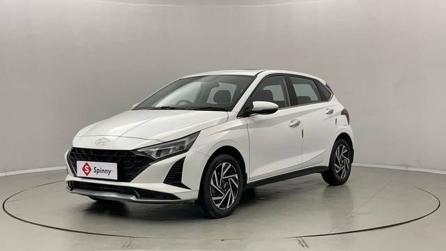 https://images10.gaadi.com/usedcar_image/4511596/original/9bc65efb5bb6a58ba004998fc55bd553.JPG?imwidth=6400