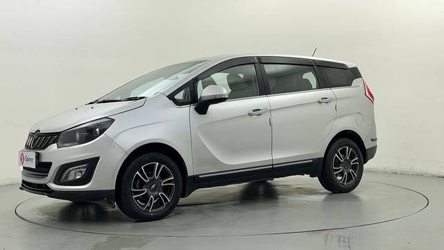 https://images10.gaadi.com/usedcar_image/4511606/original/9633f0487309a81cb17f0785d3582c1e.JPG?imwidth=6400