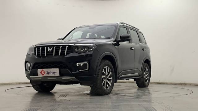 https://images10.gaadi.com/usedcar_image/4511612/original/d2506a2bb2f0580b236a73d2e2aac98e.JPG?imwidth=6400