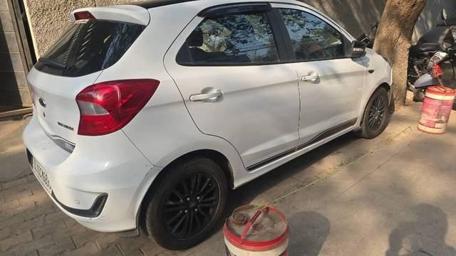 https://images10.gaadi.com/usedcar_image/4511632/original/processed_951377c7-ac1c-4187-8287-b79afc5d9da6.jpg?imwidth=6401