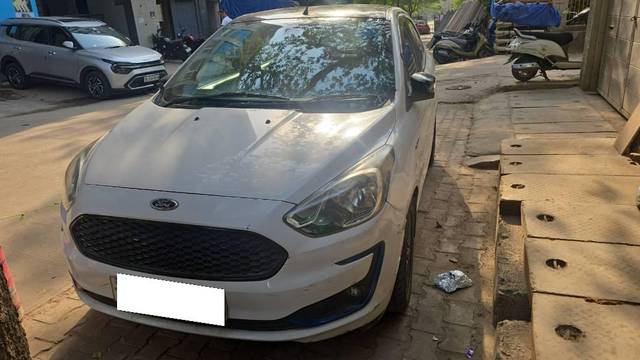 https://images10.gaadi.com/usedcar_image/4511632/original/processed_99510b78-49e7-44e5-9043-1dc1bb275df8.jpg?imwidth=6400