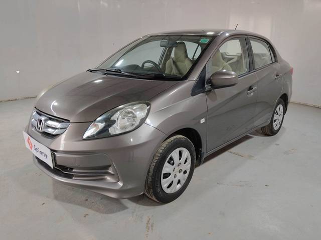 https://images10.gaadi.com/usedcar_image/4511643/original/e6e13e229704118506d9373490dc1ad1.jpg?imwidth=6400