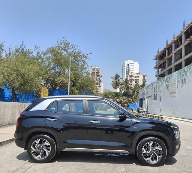 https://images10.gaadi.com/usedcar_image/4511668/original/processed_94eb1ec96e26606b86a5e8130a1d237a.jpg?imwidth=6401