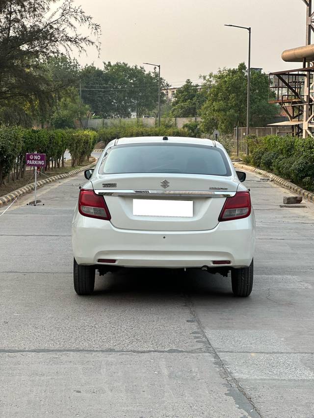 https://images10.gaadi.com/usedcar_image/4511682/original/processed_e82a143590fa01072da5ba2d1c6c2a46.jpg?imwidth=6402