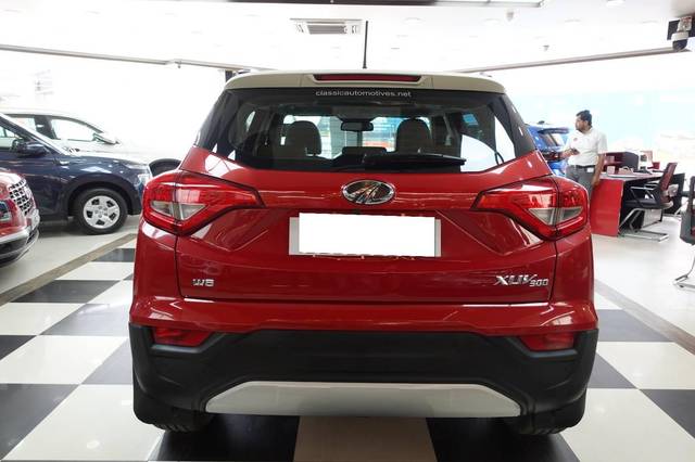 https://images10.gaadi.com/usedcar_image/4511685/original/processed_98a741c3af59400f342d01021cc8dcd0.jpeg?imwidth=6401