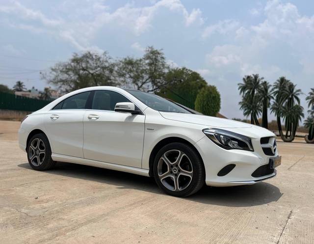 https://images10.gaadi.com/usedcar_image/4511693/original/processed_49dfa74ff0eb3d58775d5b50c78d1631.jpg?imwidth=6400