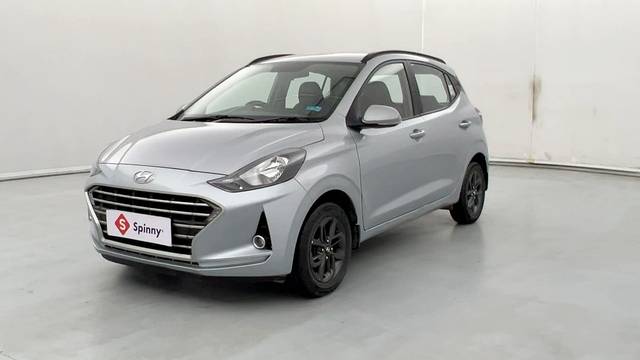 https://images10.gaadi.com/usedcar_image/4511706/original/57af2c2338a71df9407312b5446282c7.JPG?imwidth=6400