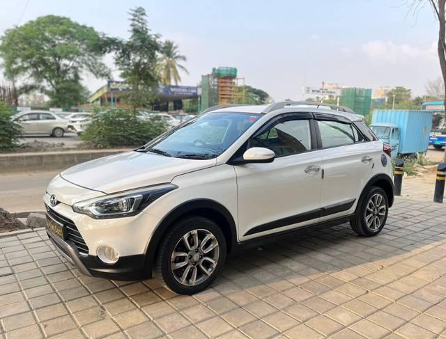 https://images10.gaadi.com/usedcar_image/4511717/original/processed_218a57d41c52d6d4e34b098adf09f02f.jpg?imwidth=6400