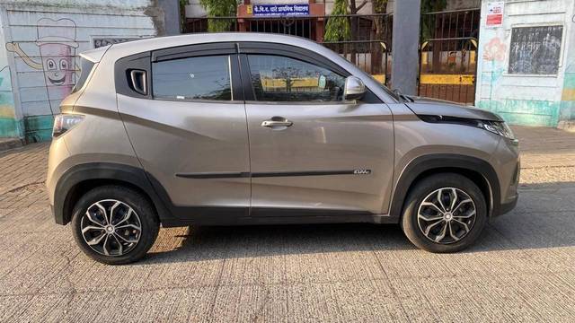 https://images10.gaadi.com/usedcar_image/4511728/original/processed_2370710cad776380eb2d64837f438497.jpg?imwidth=6401