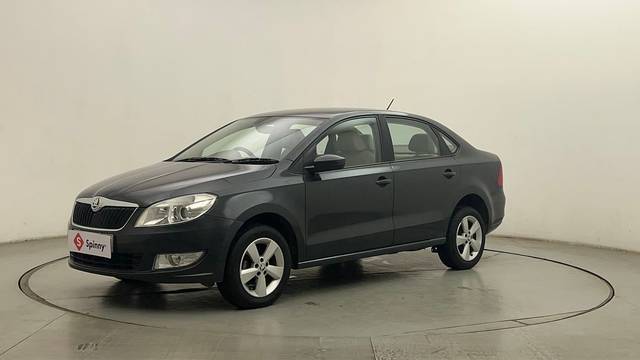https://images10.gaadi.com/usedcar_image/4511794/original/b9d57277453ddcbba3c3a3f8bc0bfb6b.JPG?imwidth=6400