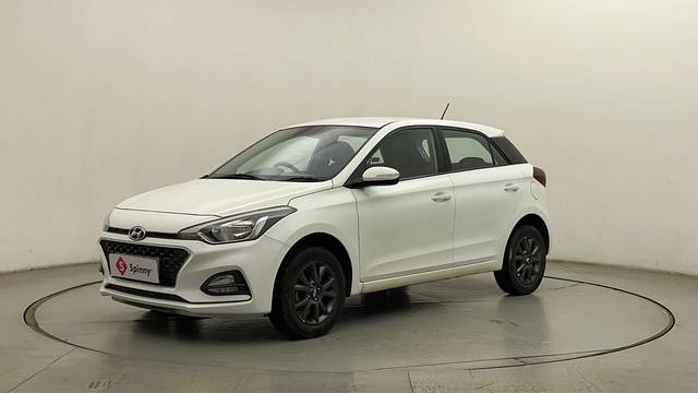 https://images10.gaadi.com/usedcar_image/4511795/original/d4a0874e633255f8fcab80d67aedbacf.JPG?imwidth=6400