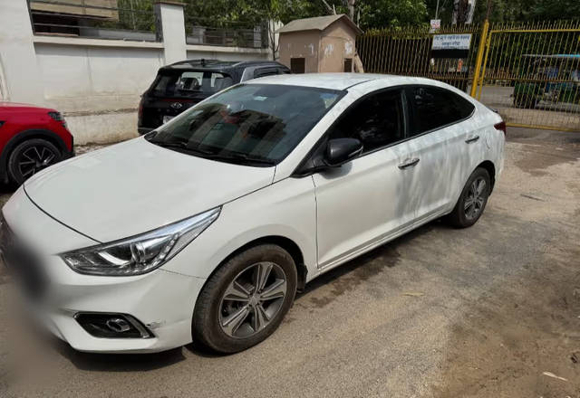 https://images10.gaadi.com/usedcar_image/4511849/original/21dbd2b1-a310-405a-a157-4b98a8067ec6.?imwidth=6402