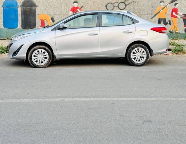 https://images10.gaadi.com/usedcar_image/4511866/original/processed_d5ea34ed77528f5bf05ef6d086b2d57c.jpg?imwidth=6402