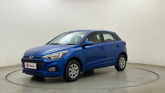 https://images10.gaadi.com/usedcar_image/4511872/original/1a04026bd87e0a0ae553a7565ee334b1.JPG?imwidth=6400