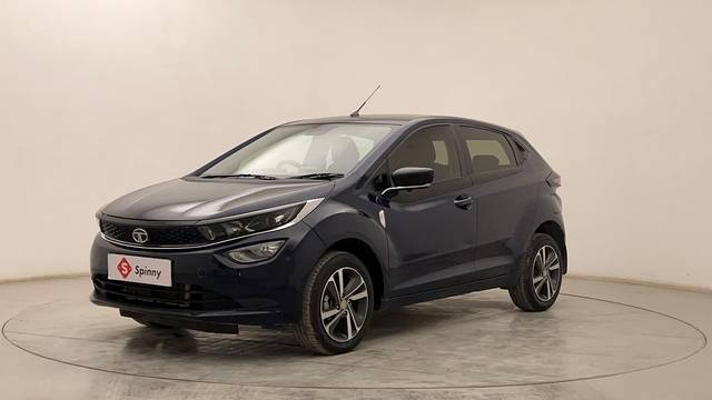 https://images10.gaadi.com/usedcar_image/4511885/original/a3316f48a2eb1568af941b288dc154e3.JPG?imwidth=6400