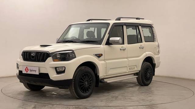 https://images10.gaadi.com/usedcar_image/4511889/original/261f2be86e146fbdad91cb3c8f468da0.JPG?imwidth=6400
