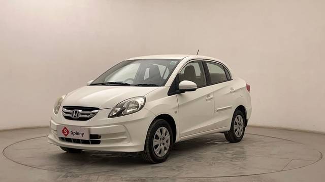 https://images10.gaadi.com/usedcar_image/4511929/original/09ddf0fd3cface78cacef683f0333b66.JPG?imwidth=6400