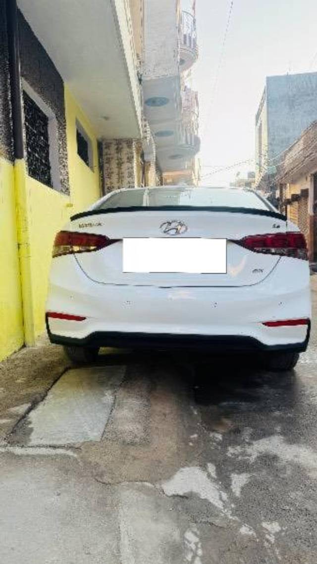 https://images10.gaadi.com/usedcar_image/4511938/original/processed_a8cd8685-da04-4948-a3b1-5e76659d5820.jpeg?imwidth=6401