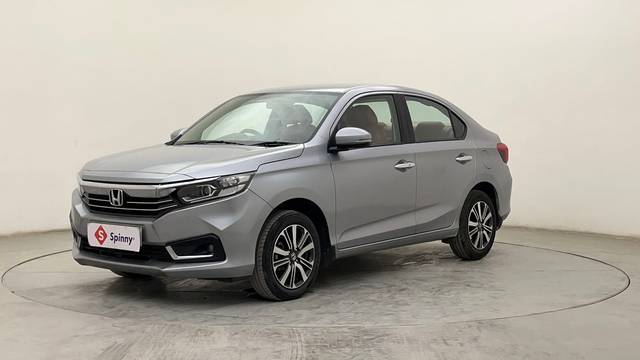 https://images10.gaadi.com/usedcar_image/4511957/original/b7864be1bb3ee8f5a2290c6df08bf128.JPG?imwidth=6400