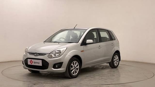 https://images10.gaadi.com/usedcar_image/4511971/original/21d9c6127160d46e5499d5fa63367b9b.JPG?imwidth=6400