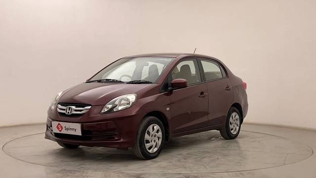 https://images10.gaadi.com/usedcar_image/4511991/original/884cbdd6e50b47524dd7bcd7436a5d68.JPG?imwidth=6400