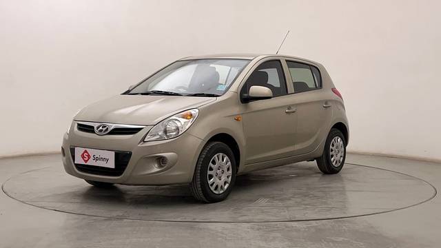 https://images10.gaadi.com/usedcar_image/4512003/original/9f46b23ad1872afc4da0e101da0f02f7.JPG?imwidth=6400