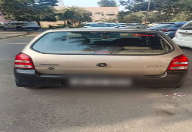 https://images10.gaadi.com/usedcar_image/4512033/original/ddd87aba-06a3-43fe-a694-ed55d46156ec.?imwidth=6402