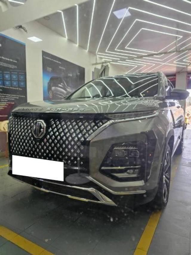 https://images10.gaadi.com/usedcar_image/4512060/original/processed_b67dbc8f-56e5-4434-9281-d07c9354fad4.jpg?imwidth=6401