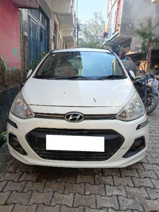 https://images10.gaadi.com/usedcar_image/4512074/original/processed_efb1a612-418d-47be-a80a-294087328f38.jpg?imwidth=6400