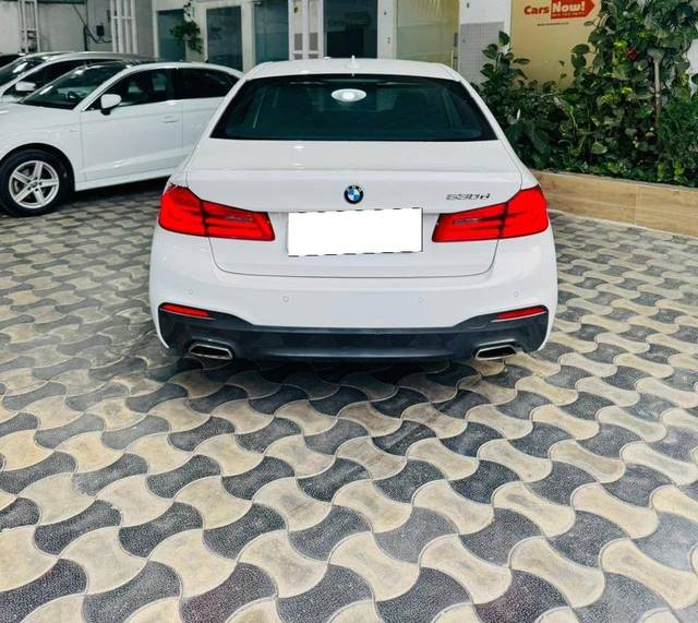https://images10.gaadi.com/usedcar_image/4512123/original/processed_83a4bc1426169e59a82ea22bc2ab3fe0.jpg?imwidth=6402