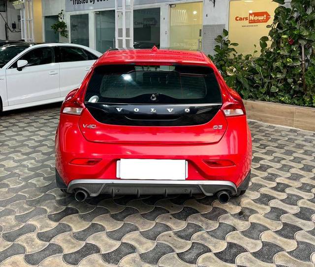 https://images10.gaadi.com/usedcar_image/4512125/original/processed_1fd7510a974da9acff3d40c43a30614a.jpg?imwidth=6401
