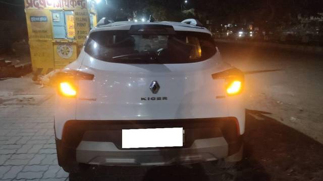 https://images10.gaadi.com/usedcar_image/4512128/original/processed_404e430d-9a93-4a22-a491-f74b2436a8a0.jpg?imwidth=6401