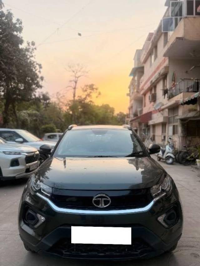 https://images10.gaadi.com/usedcar_image/4512129/original/processed_b0cba103-d081-4db6-9dbe-53f7a7d46a01.jpeg?imwidth=6400