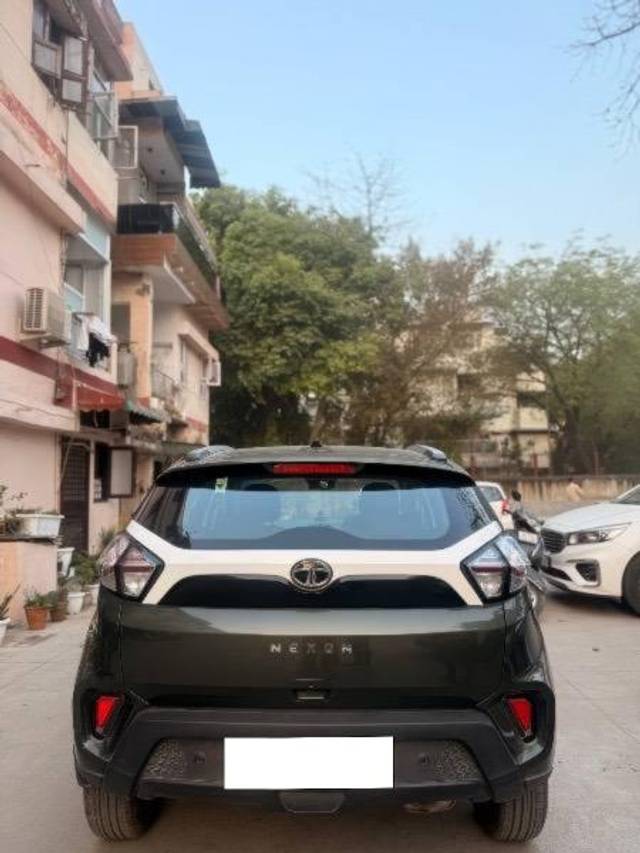 https://images10.gaadi.com/usedcar_image/4512129/original/processed_e17a3dbd-046c-4f20-b3bc-c86a0f3ce7cd.jpeg?imwidth=6402