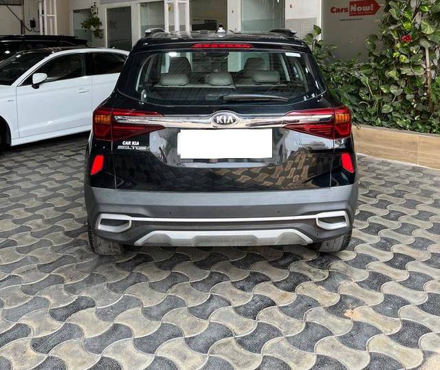 https://images10.gaadi.com/usedcar_image/4512134/original/processed_55438ac74280555b31069f24193985d4.jpg?imwidth=6401