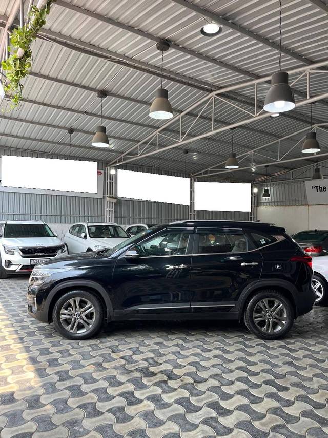 https://images10.gaadi.com/usedcar_image/4512134/original/processed_f6eae978ef1b2f8b376907ffaf1f1823.jpg?imwidth=6402