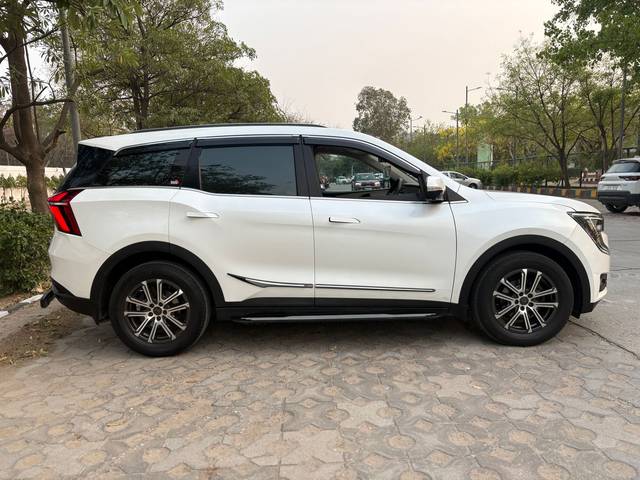 https://images10.gaadi.com/usedcar_image/4512139/original/4bfea7f7bd0615cd234ac7f3101f049b.jpg?imwidth=6401