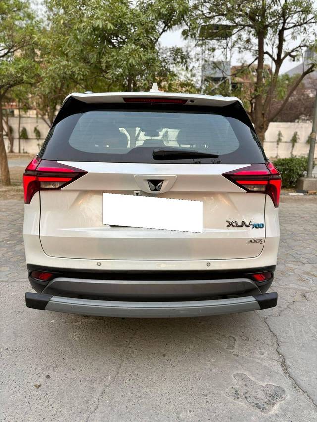 https://images10.gaadi.com/usedcar_image/4512139/original/processed_6e6b55ec37d613c67ddfb5beef7af815.jpg?imwidth=6402