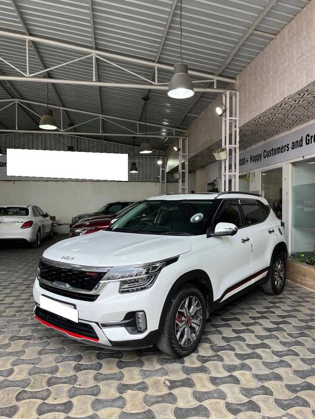 https://images10.gaadi.com/usedcar_image/4512141/original/processed_cca71f16146f2b24c0adde5c5836f724.jpg?imwidth=6400