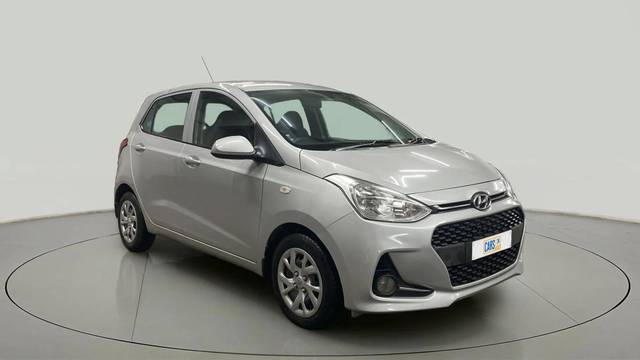 https://images10.gaadi.com/usedcar_image/4512142/original/c3e5405ec9a60b6b271e963cf918033d.jpg?imwidth=6400