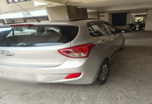 https://images10.gaadi.com/usedcar_image/4512182/original/58295f33-cf5c-4af7-a26a-2a8bfe5a98a4.?imwidth=6401
