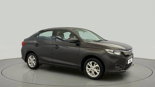 https://images10.gaadi.com/usedcar_image/4512186/original/11bbf88f4702cec00e0a56e5b3062681.jpg?imwidth=6400