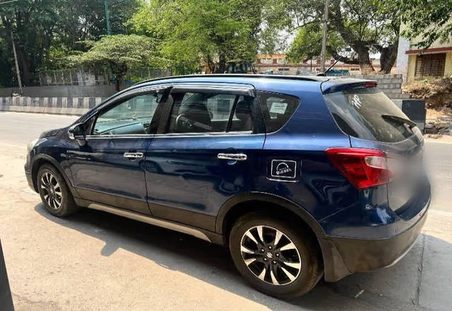 https://images10.gaadi.com/usedcar_image/4512194/original/6ef8b7fe-f813-4529-b1db-9de9d8715adf.?imwidth=6402