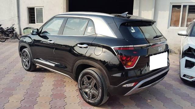 https://images10.gaadi.com/usedcar_image/4512198/original/processed_867d67ec-4a91-48a4-8b20-a028ad633b60.jpg?imwidth=6401