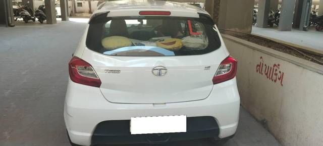https://images10.gaadi.com/usedcar_image/4512254/original/processed_af8db6f3-1f5f-40af-9f88-0d36816a2906.jpg?imwidth=6401