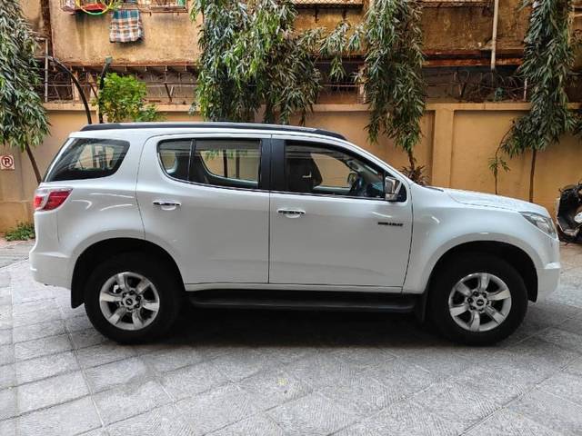 https://images10.gaadi.com/usedcar_image/4512267/original/processed_7227ad37-bfea-411e-a8b6-15ea720d9734.jpg?imwidth=6401