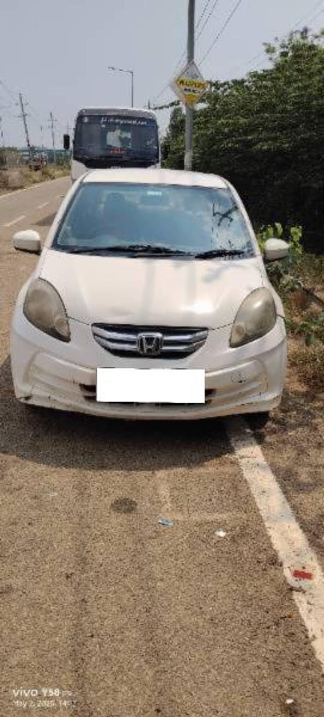 https://images10.gaadi.com/usedcar_image/4512284/original/processed_969a632b-1153-4605-8414-b9e28d86c87a.jpg?imwidth=6401