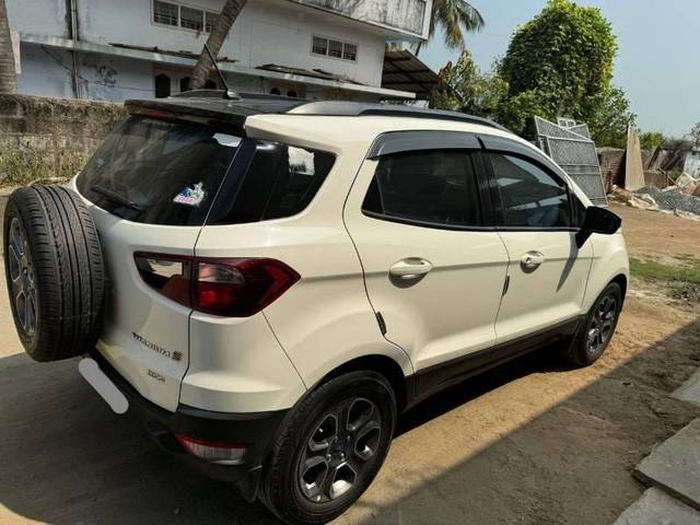 https://images10.gaadi.com/usedcar_image/4512287/original/processed_75504666-7b6a-4a7e-89be-658a902d4dd8.jpeg?imwidth=6401